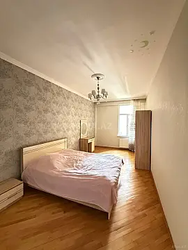 Kirayə verilir 3 otaqlı mənzil 145 m²