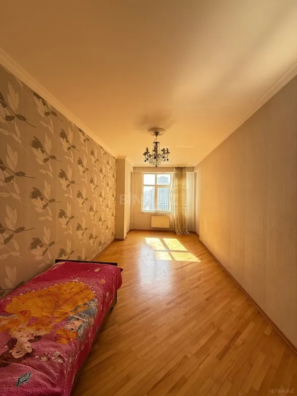 Kirayə verilir 3 otaqlı mənzil 145 m²