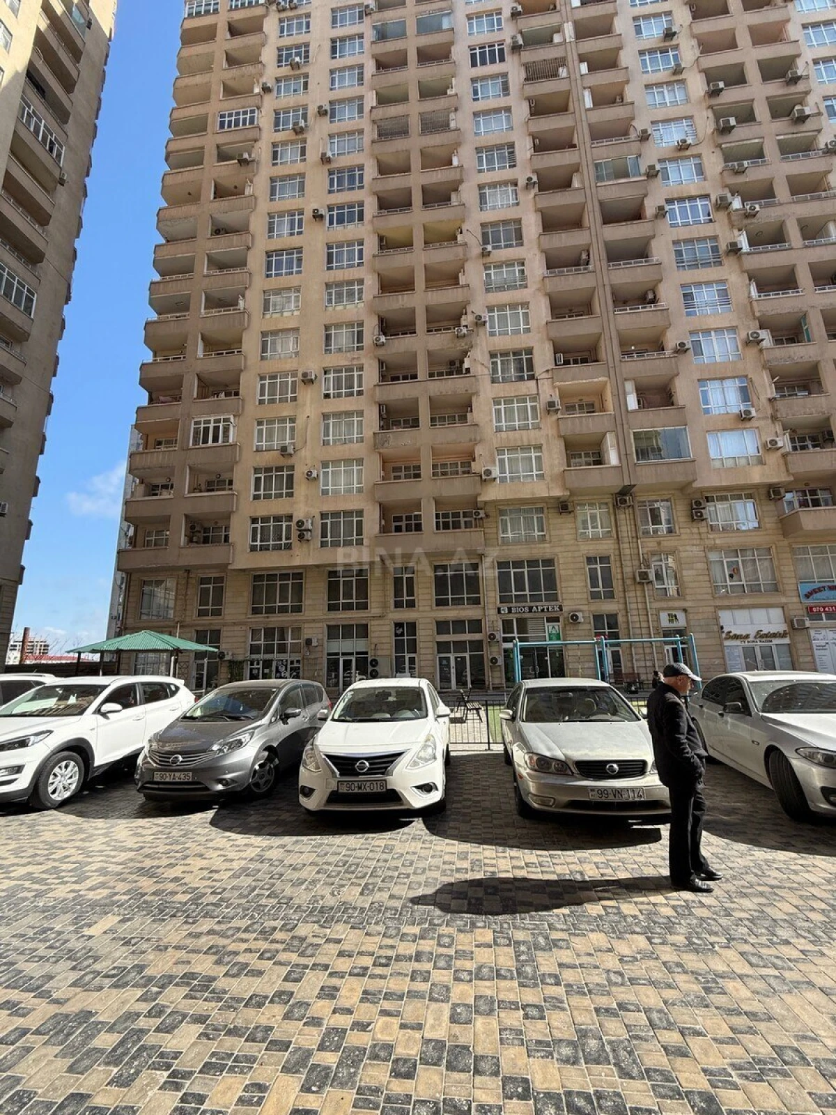 Kirayə verilir 3 otaqlı mənzil 145 m²