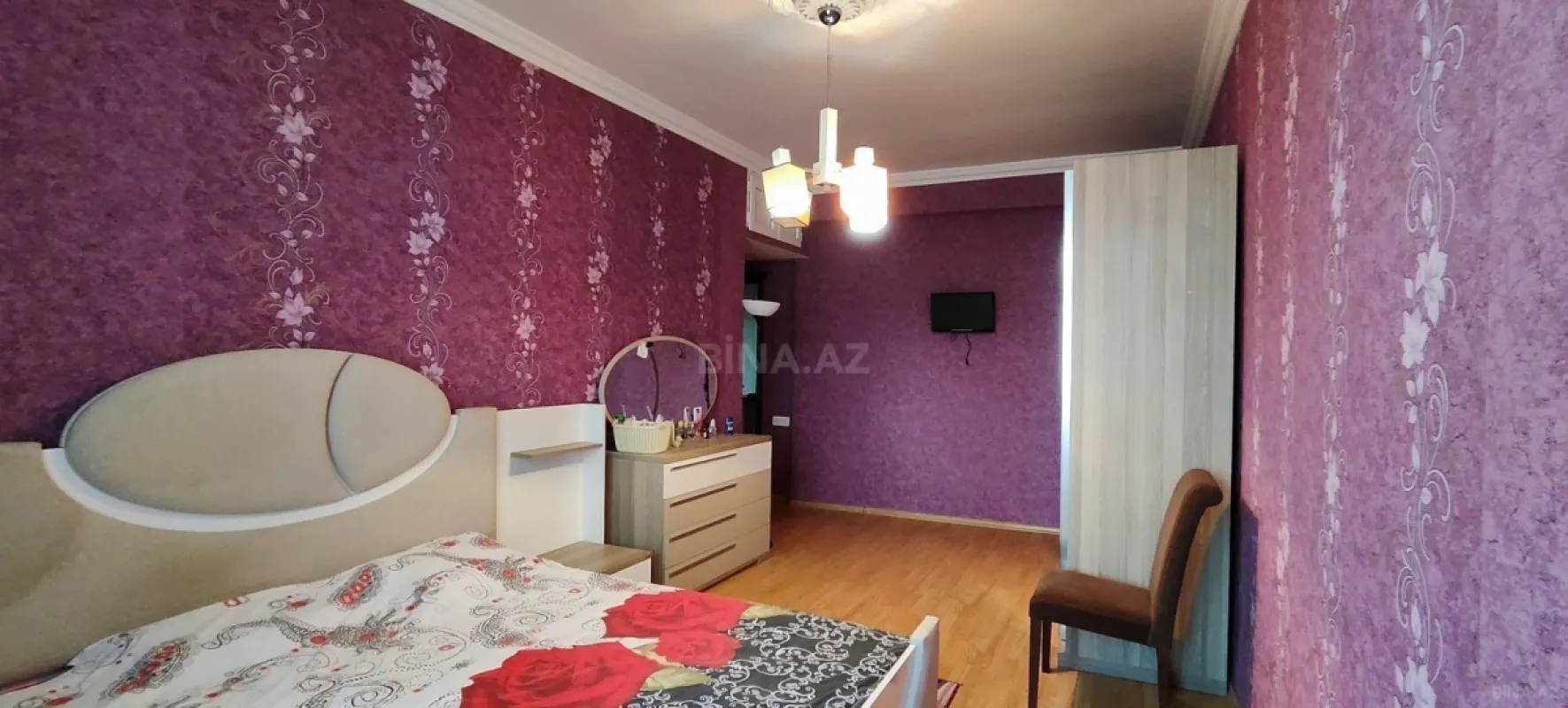Satılır 4 otaqlı mənzil 128 m²
