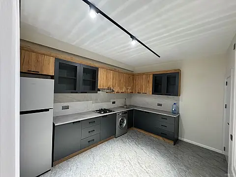 Satılır 3 otaqlı mənzil 105 m²