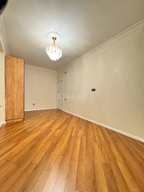 Satılır 3 otaqlı mənzil 105 m²