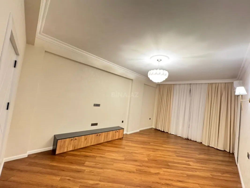 Satılır 3 otaqlı mənzil 105 m²