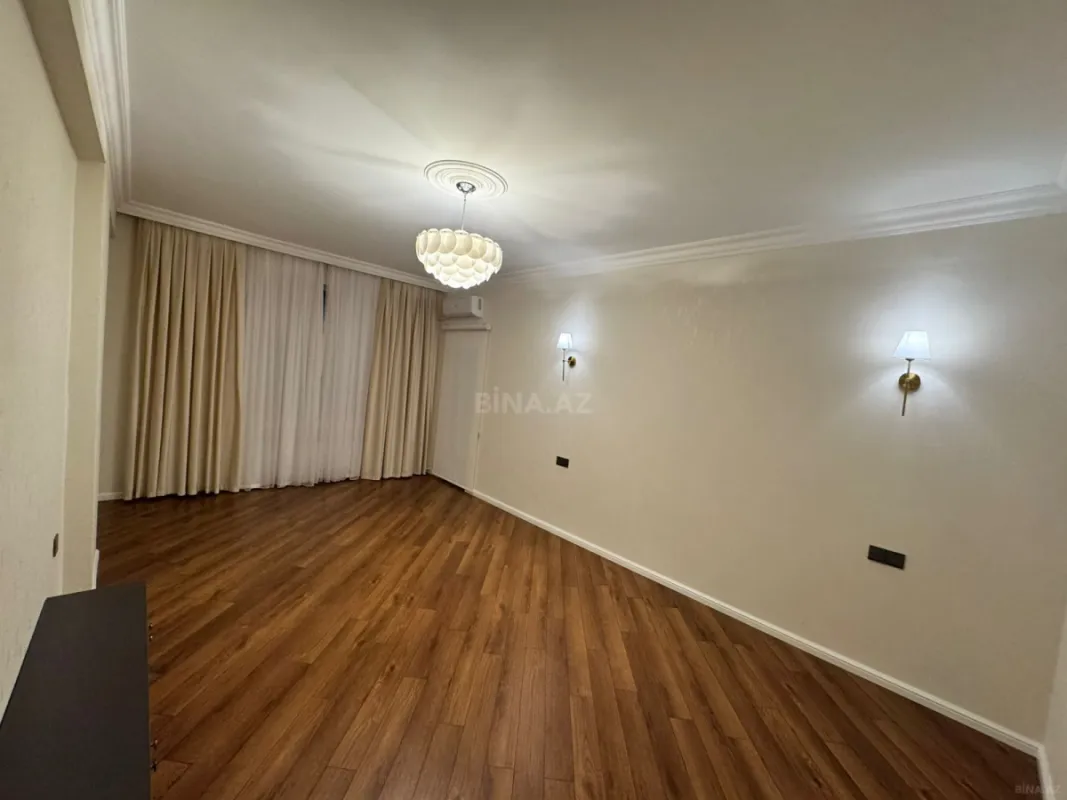 Satılır 3 otaqlı mənzil 105 m²