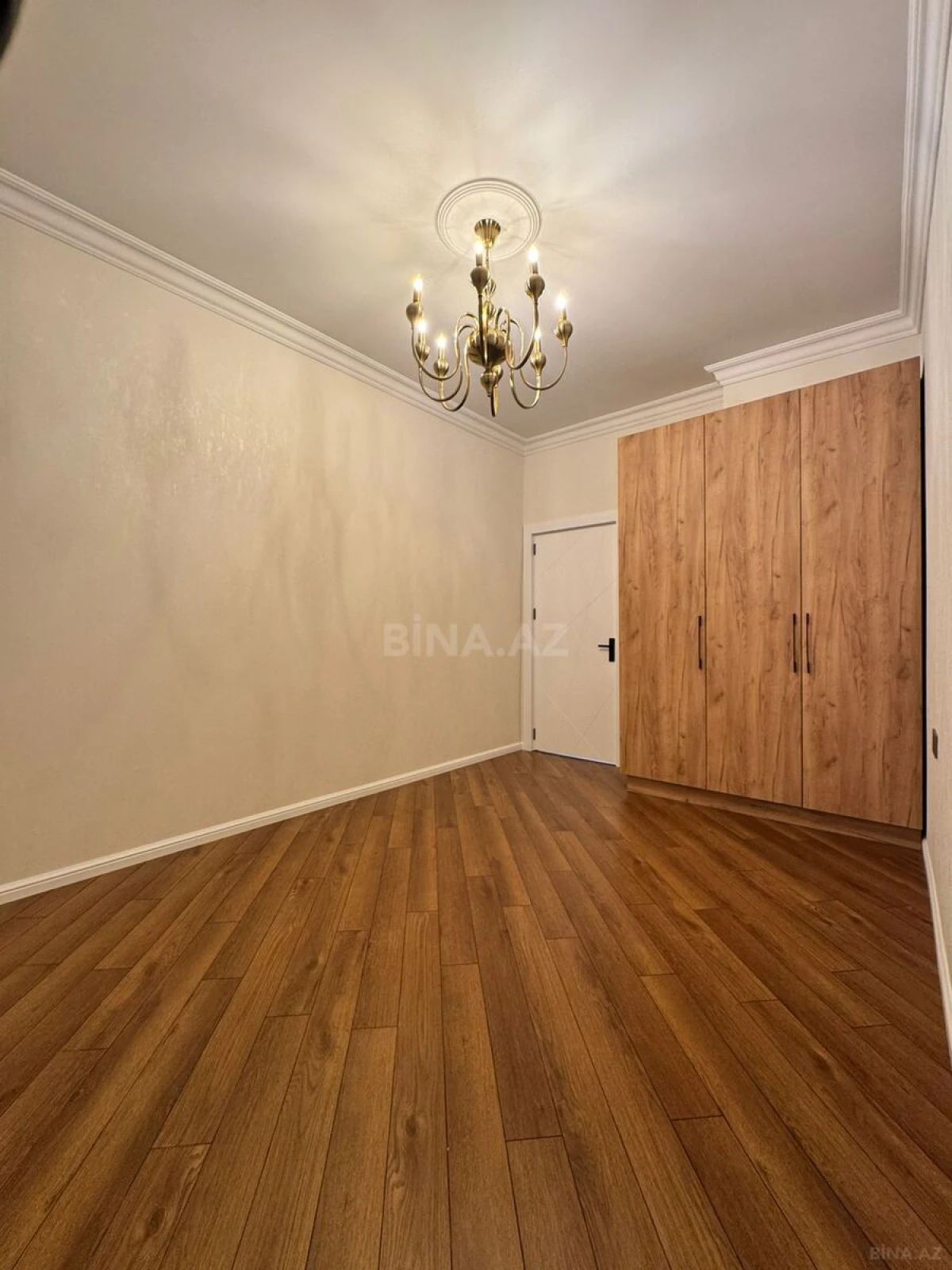Satılır 3 otaqlı mənzil 105 m²