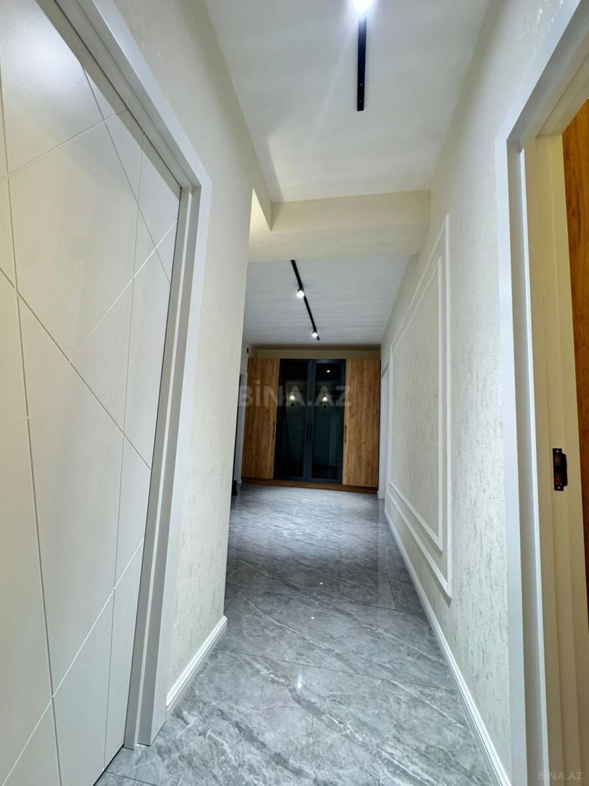 Satılır 3 otaqlı mənzil 105 m²