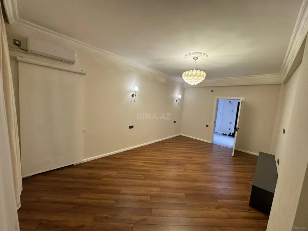 Satılır 3 otaqlı mənzil 105 m²