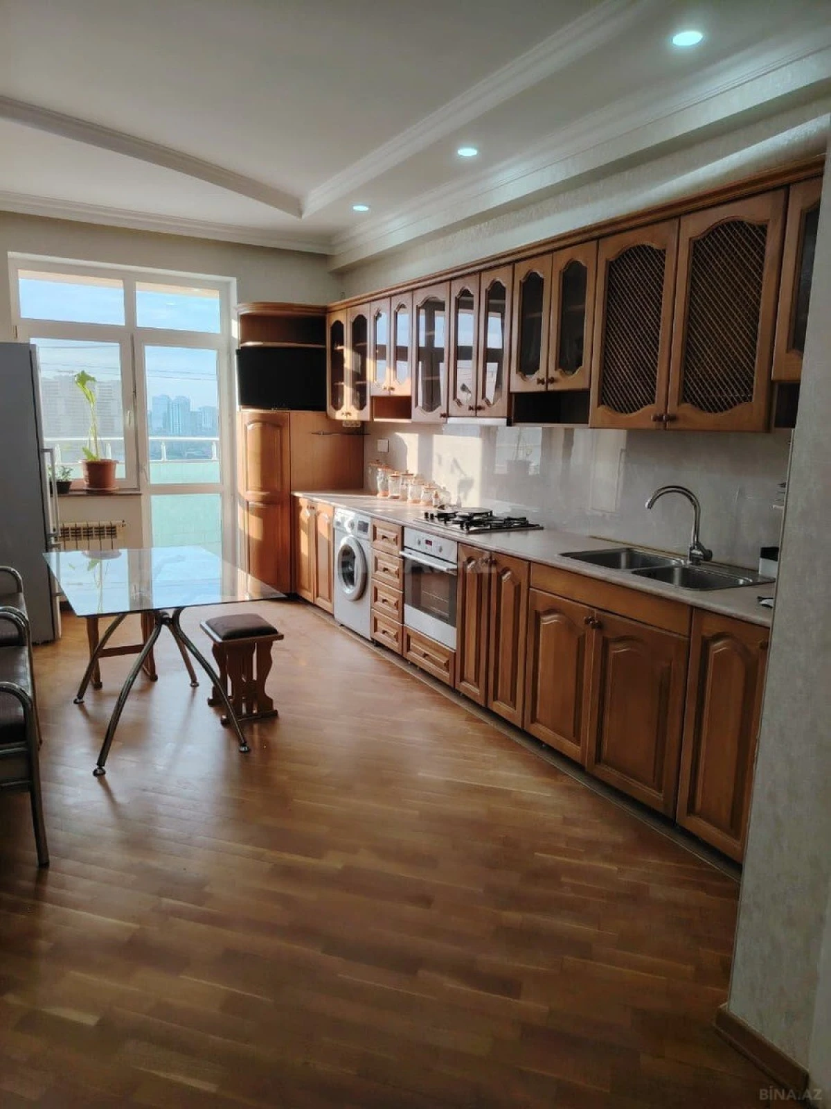 Kirayə verilir 2 otaqlı mənzil 100 m²