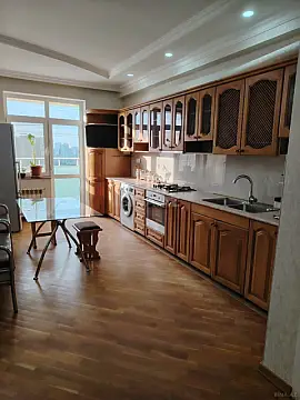 Kirayə verilir 2 otaqlı mənzil 100 m²