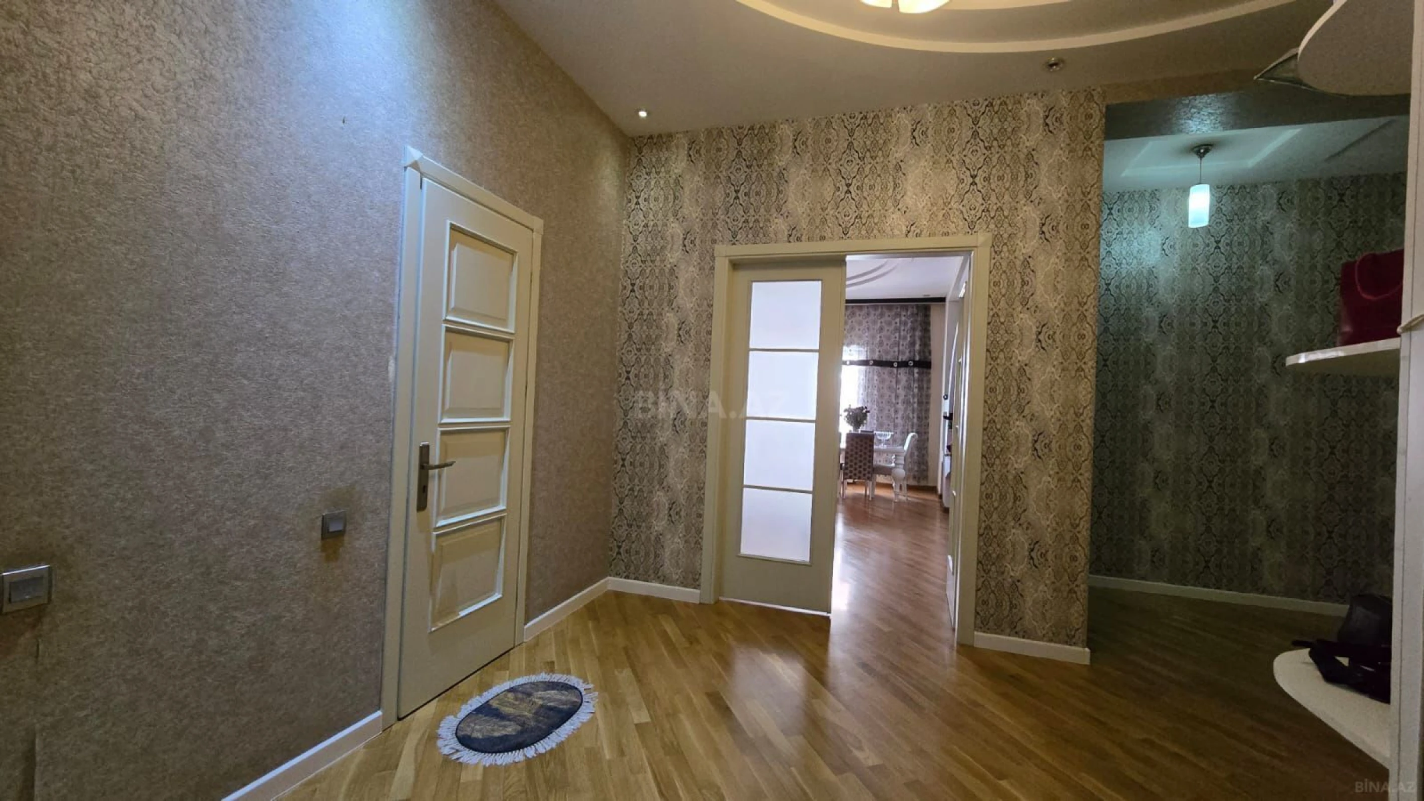 Satılır 3 otaqlı mənzil 162 m²