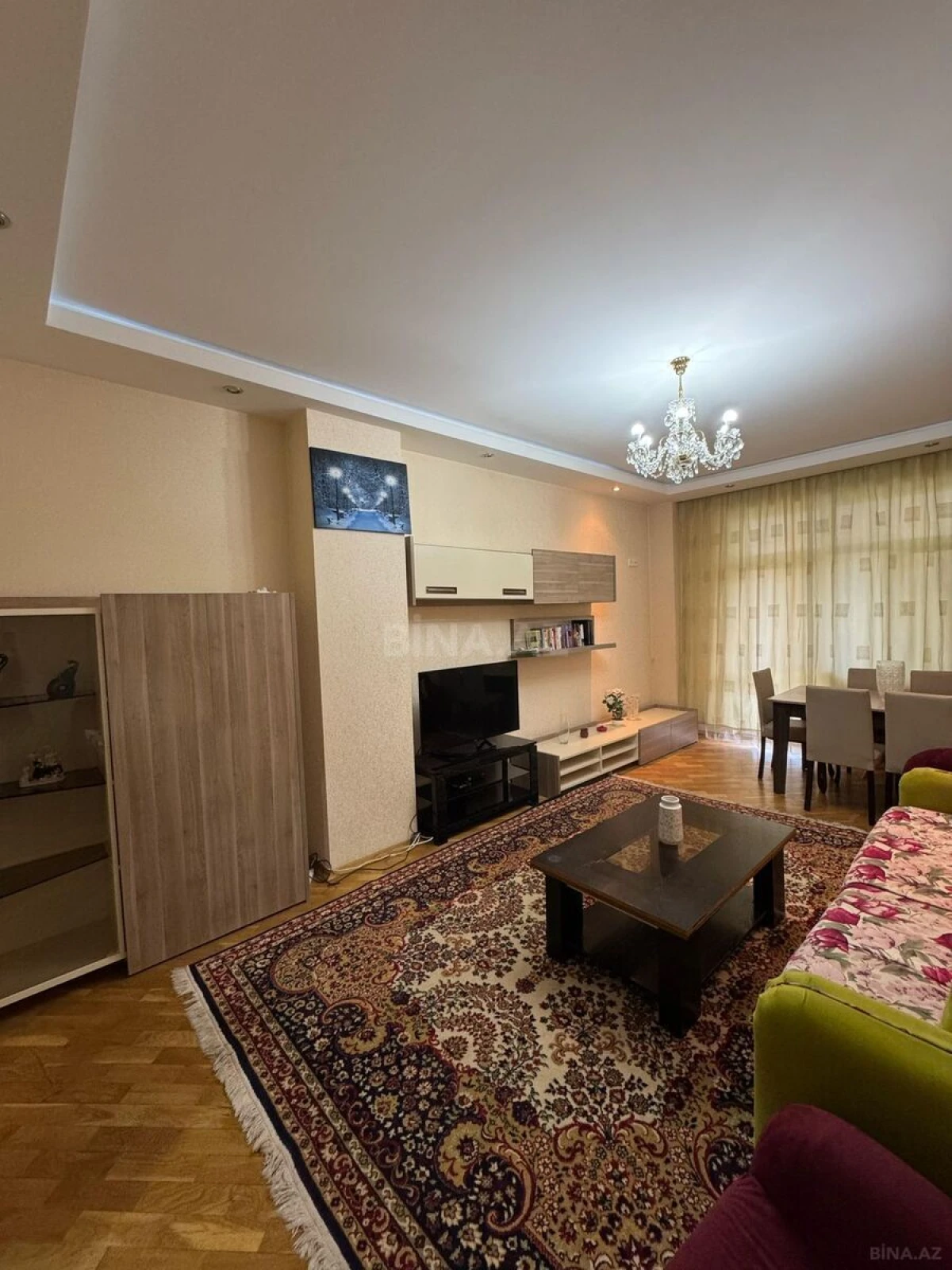 Kirayə verilir 2 otaqlı mənzil 110 m²