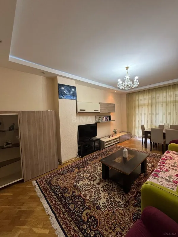 Kirayə verilir 2 otaqlı mənzil 110 m²