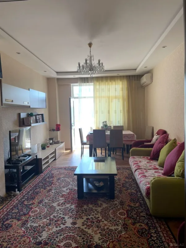 Kirayə verilir 2 otaqlı mənzil 110 m²