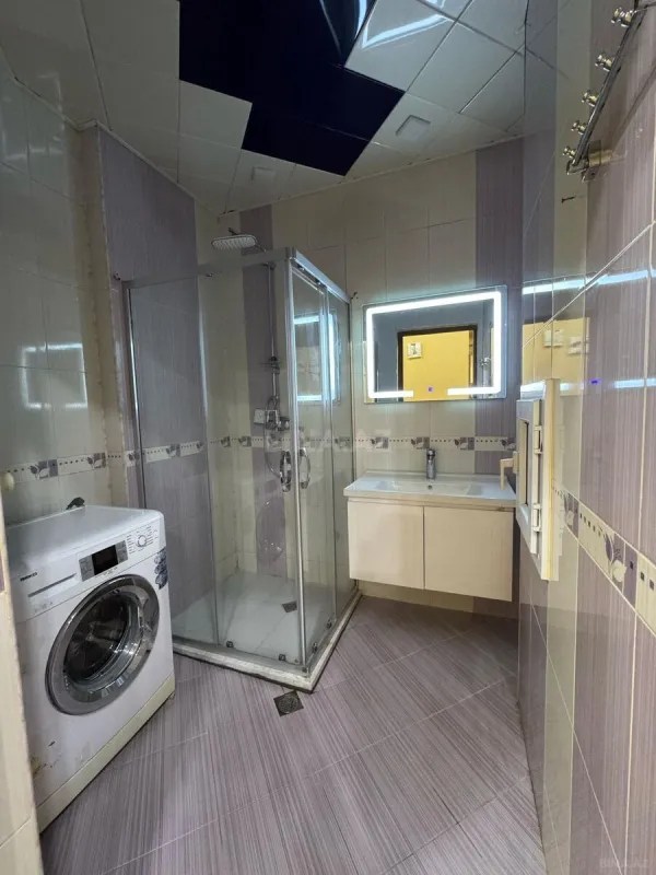 Kirayə verilir 2 otaqlı mənzil 110 m²