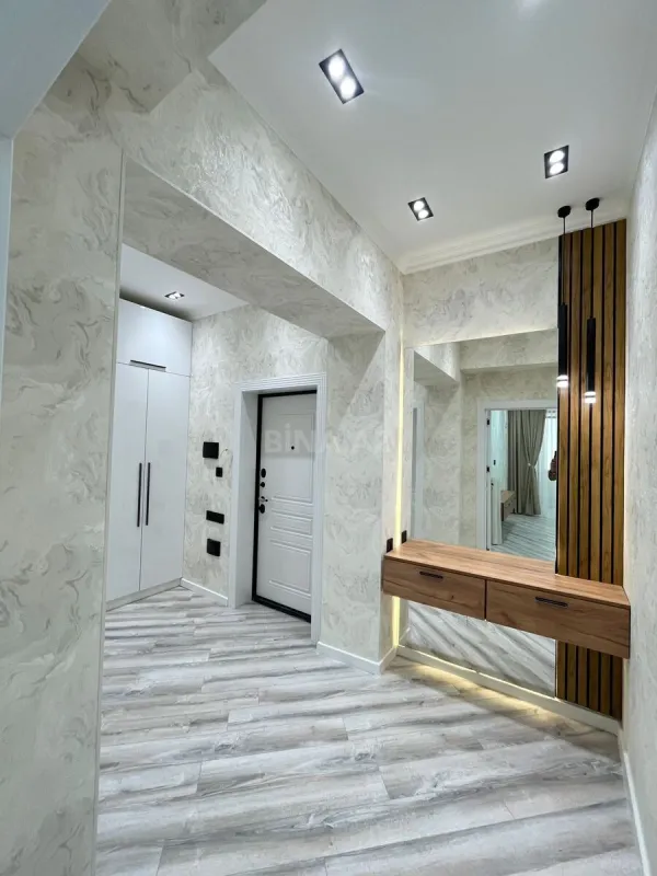 Satılır 2 otaqlı mənzil 68 m²