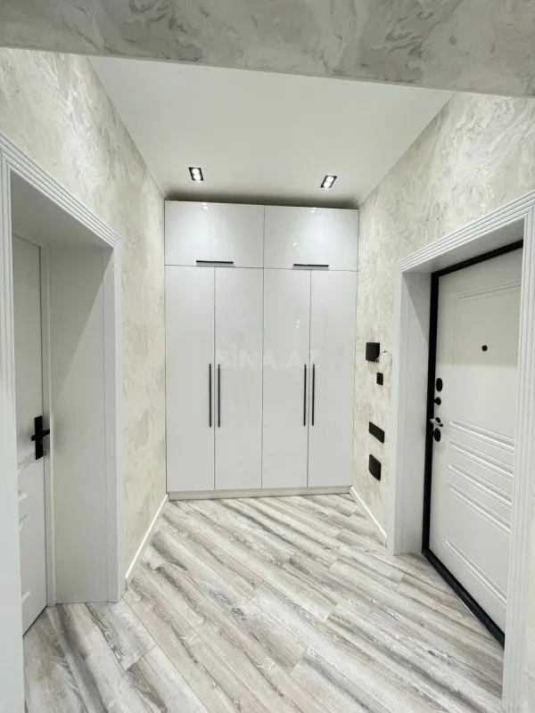 Satılır 2 otaqlı mənzil 68 m²