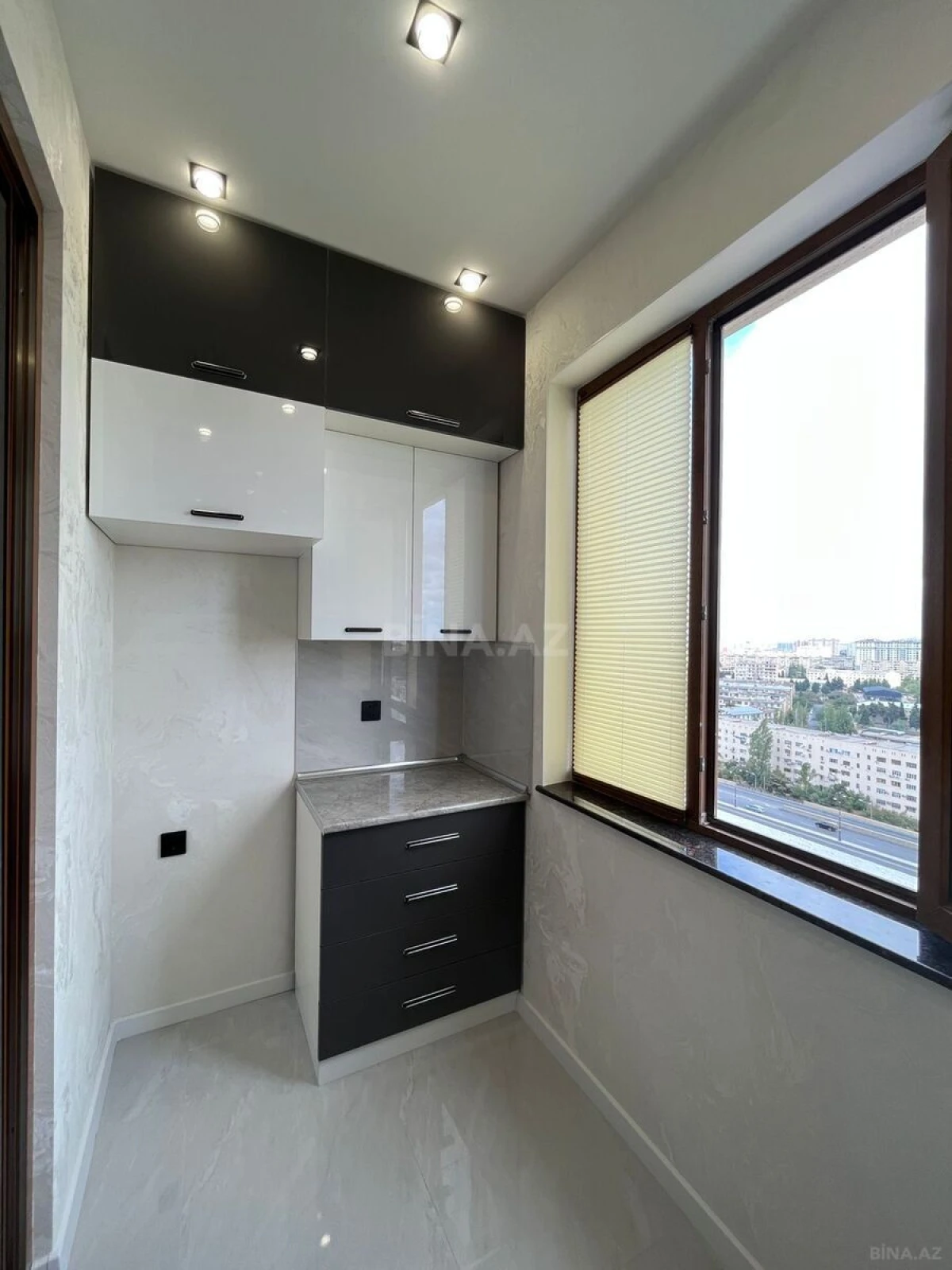 Satılır 2 otaqlı mənzil 68 m²