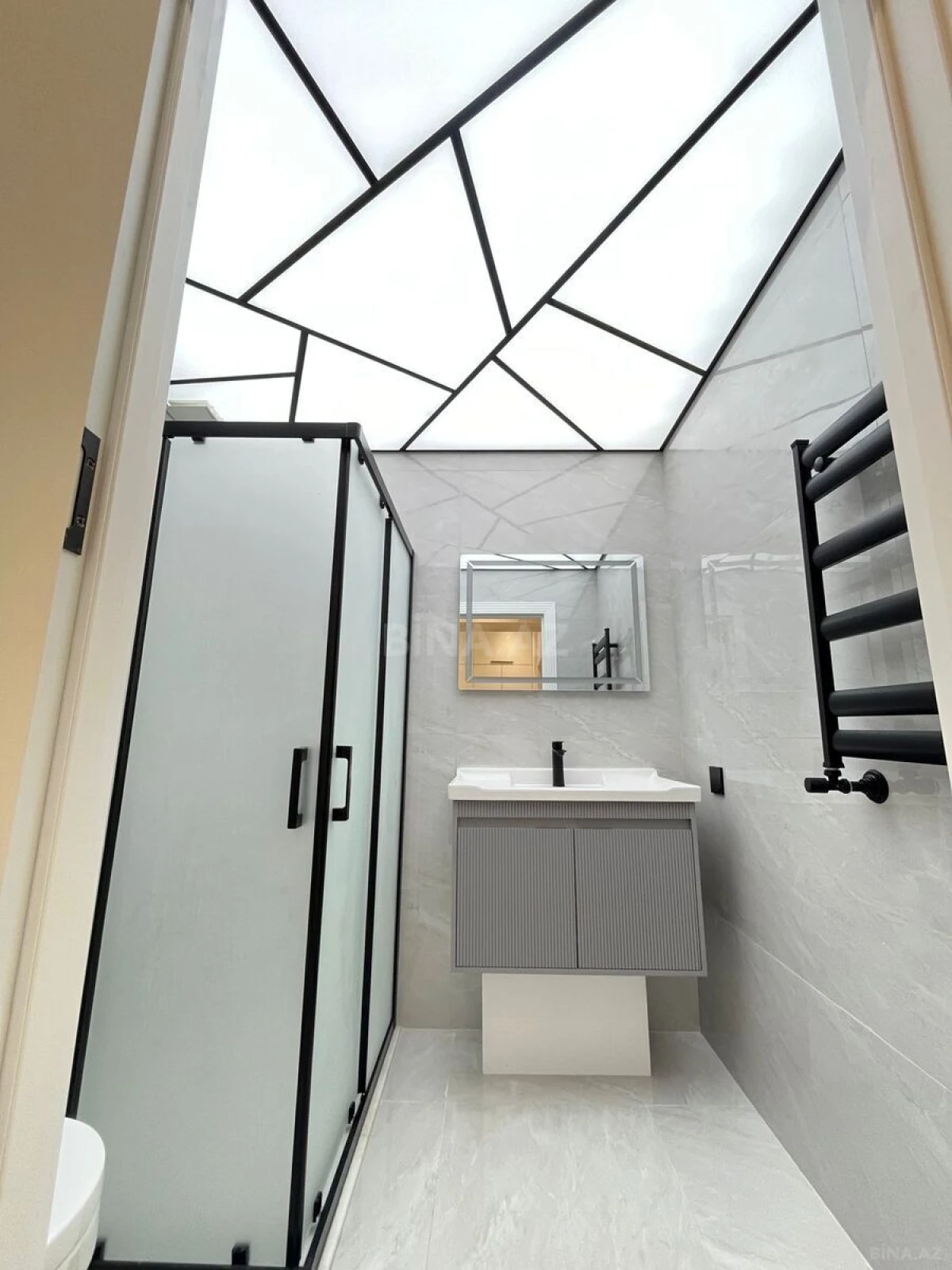 Satılır 2 otaqlı mənzil 68 m²