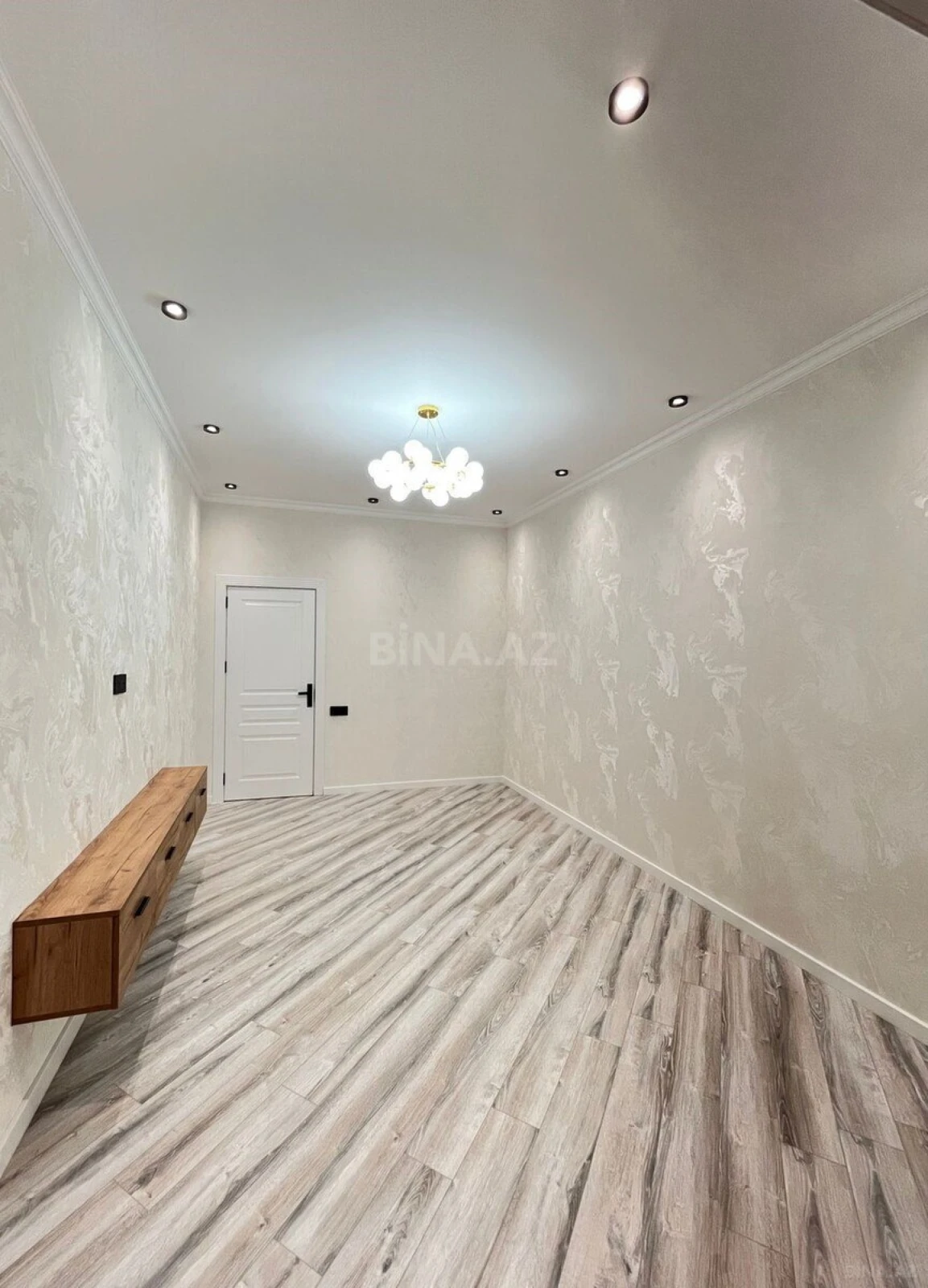 Satılır 2 otaqlı mənzil 68 m²