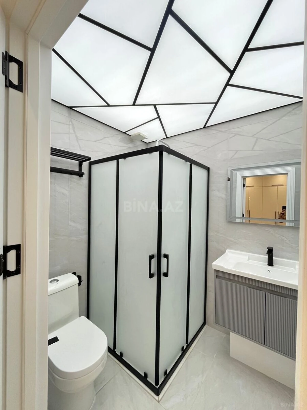 Satılır 2 otaqlı mənzil 68 m²