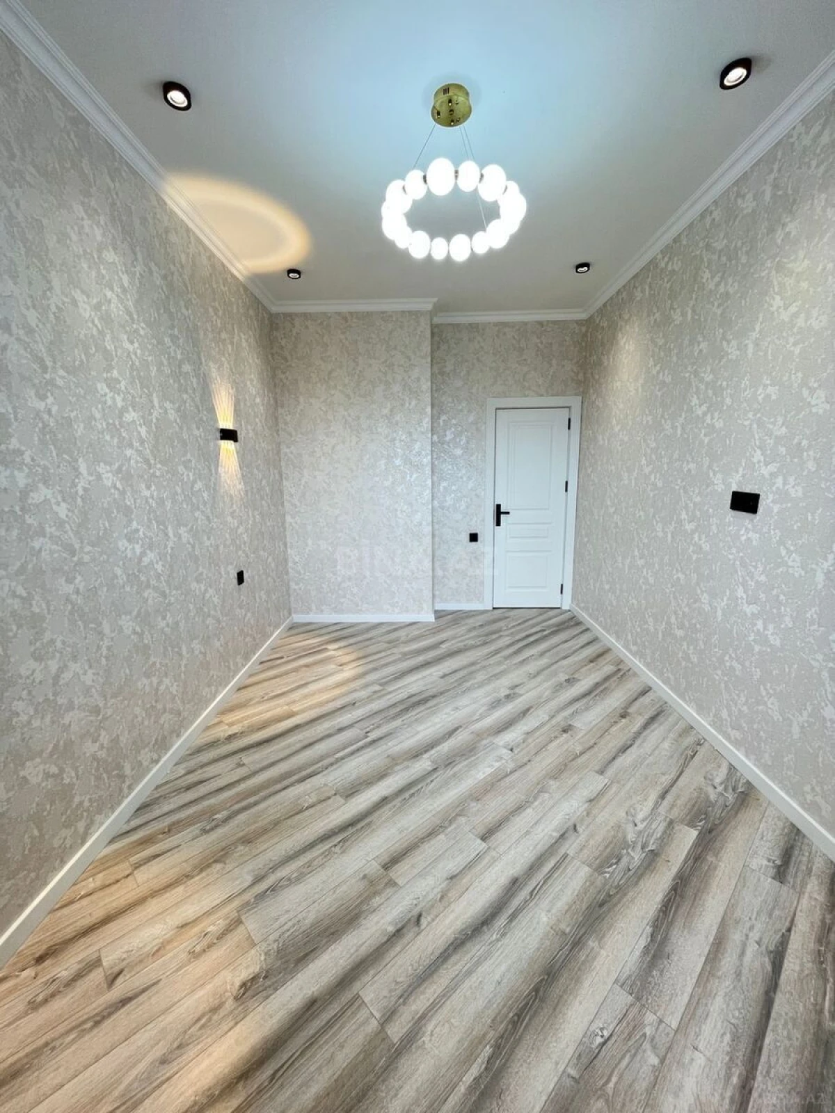 Satılır 2 otaqlı mənzil 68 m²