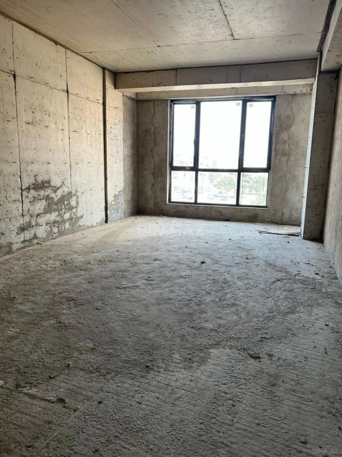 Satılır 4 otaqlı mənzil 209 m²