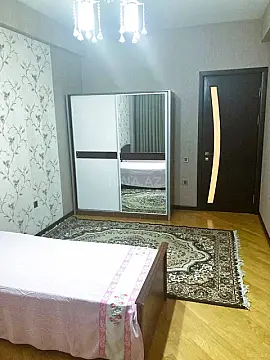 Kirayə verilir 3 otaqlı mənzil 135 m²