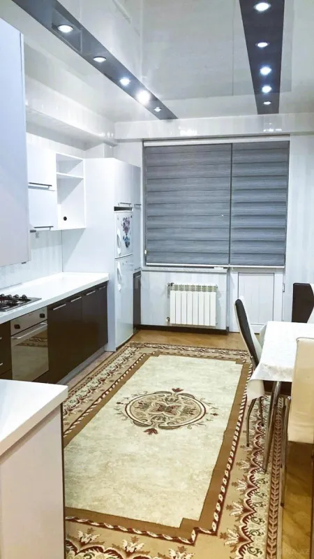 Kirayə verilir 3 otaqlı mənzil 135 m²