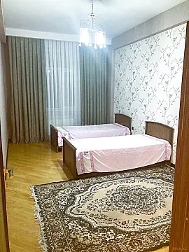 Kirayə verilir 3 otaqlı mənzil 135 m²