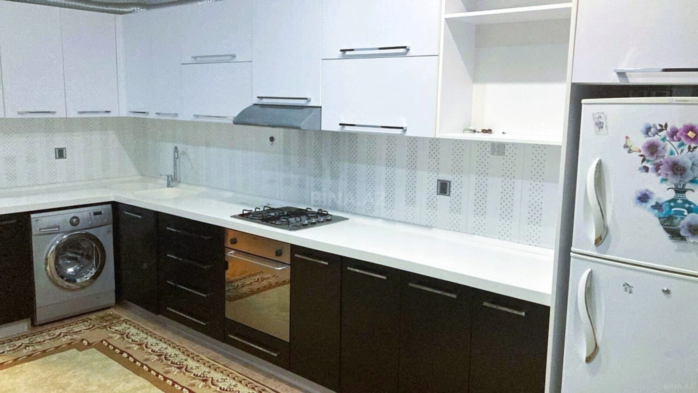 Kirayə verilir 3 otaqlı mənzil 135 m²