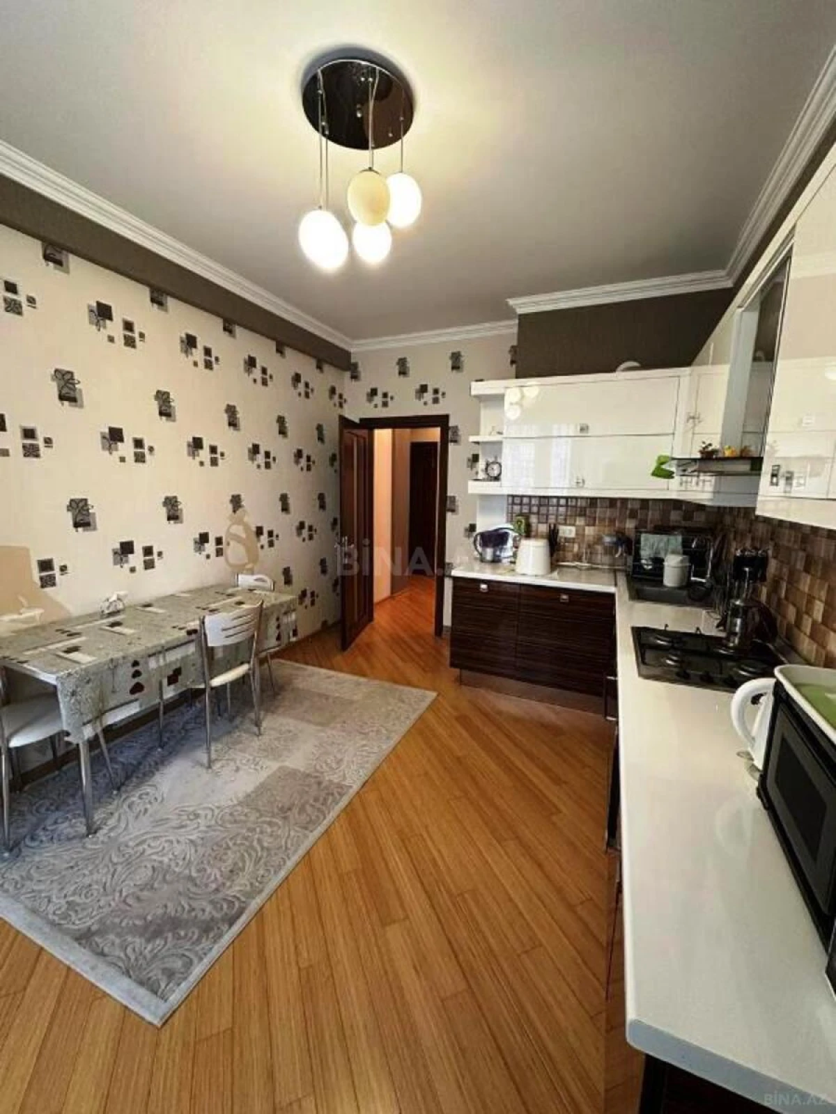 Satılır 3 otaqlı mənzil 102 m²