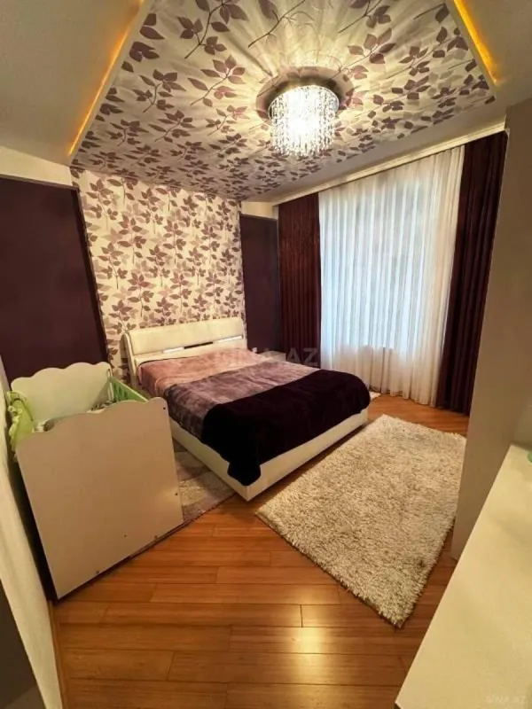 Satılır 3 otaqlı mənzil 102 m²