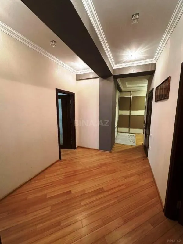 Satılır 3 otaqlı mənzil 102 m²