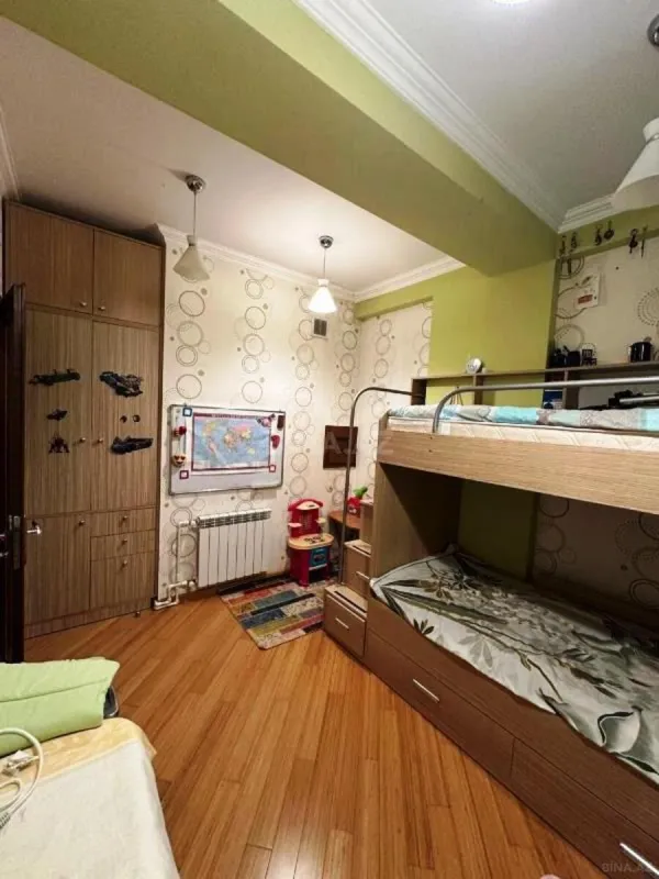 Satılır 3 otaqlı mənzil 102 m²