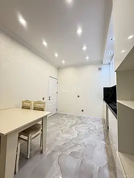 Satılır 2 otaqlı mənzil 76 m²