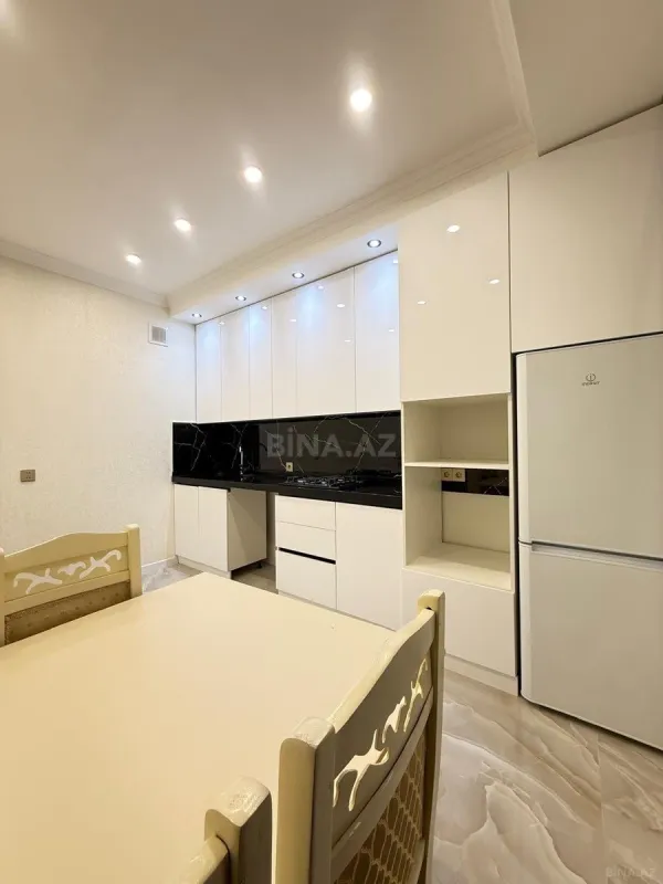 Satılır 2 otaqlı mənzil 76 m²