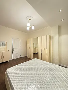 Satılır 2 otaqlı mənzil 76 m²