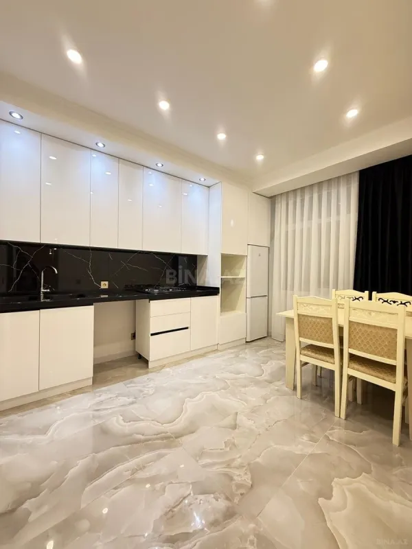 Satılır 2 otaqlı mənzil 76 m²