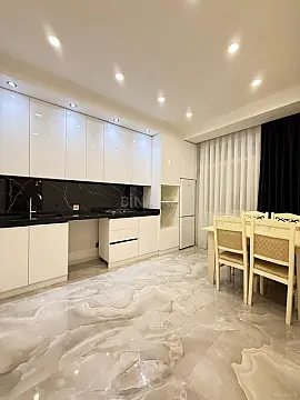 Satılır 2 otaqlı mənzil 76 m²