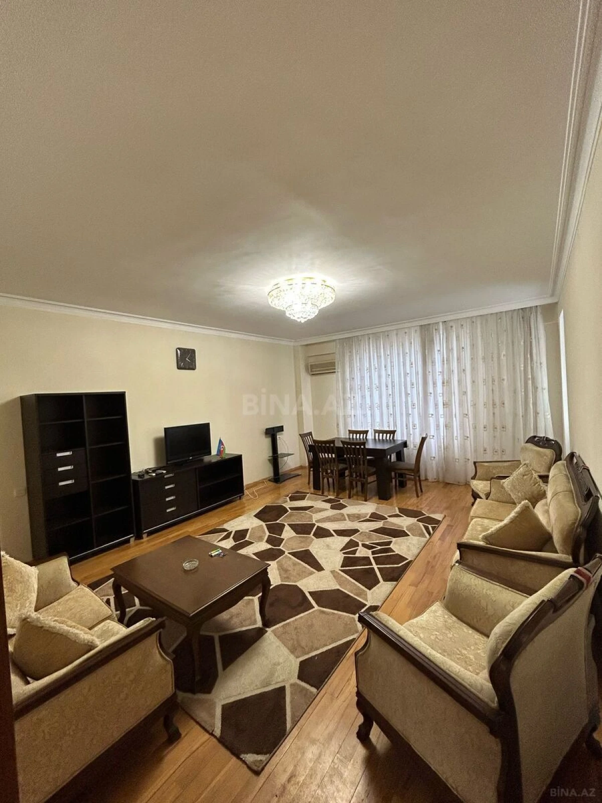 Kirayə verilir 3 otaqlı mənzil 150 m²