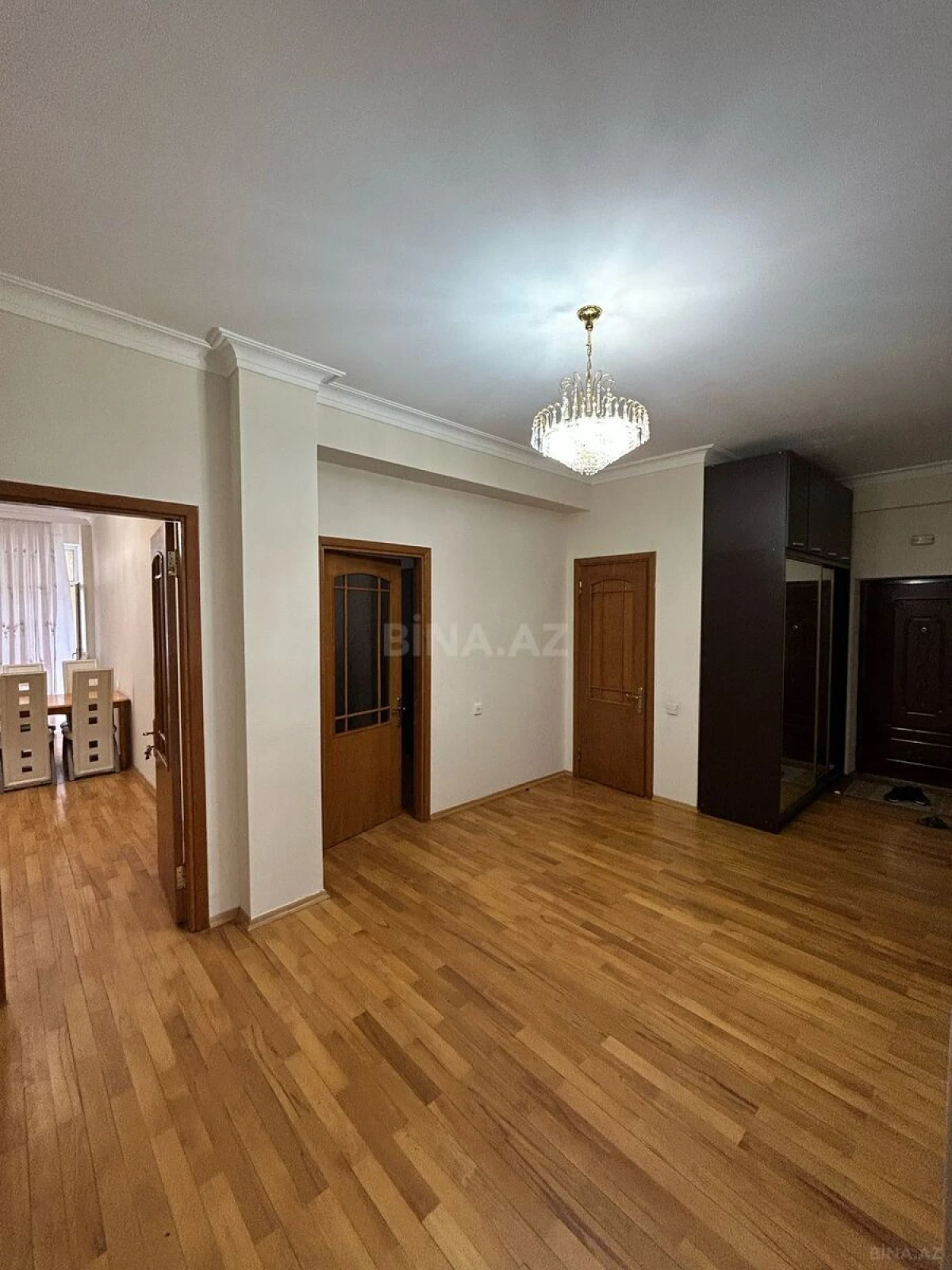 Kirayə verilir 3 otaqlı mənzil 150 m²