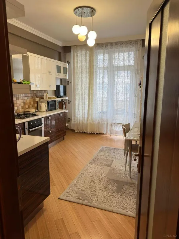 Satılır 3 otaqlı mənzil 102 m²