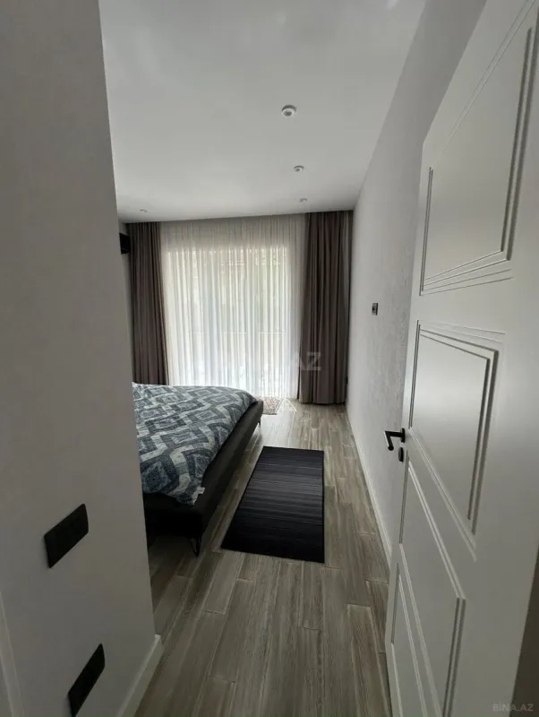 Satılır 3 otaqlı mənzil 125 m²
