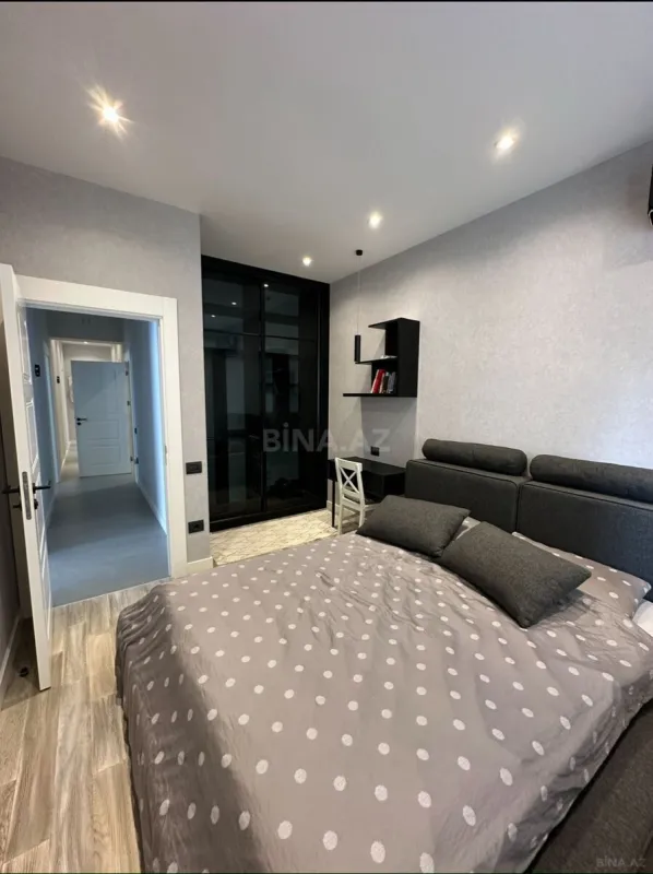 Satılır 3 otaqlı mənzil 125 m²