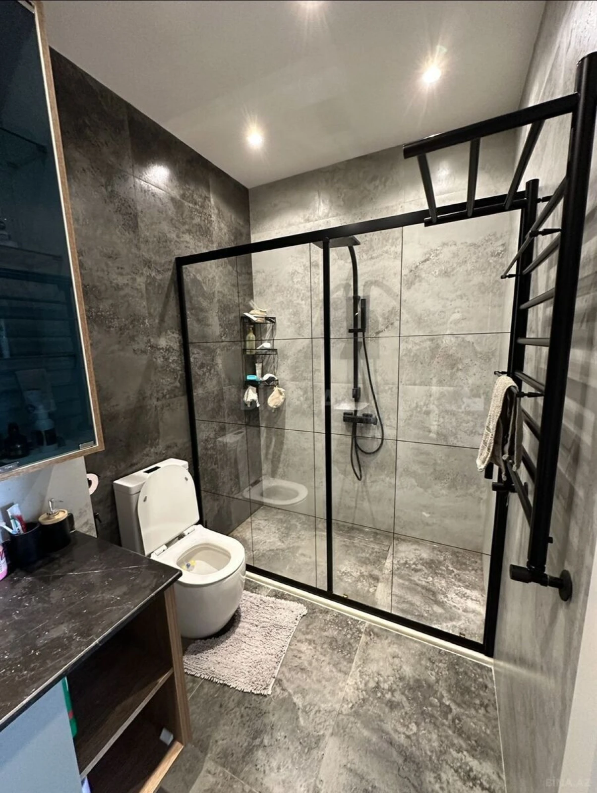 Satılır 3 otaqlı mənzil 125 m²