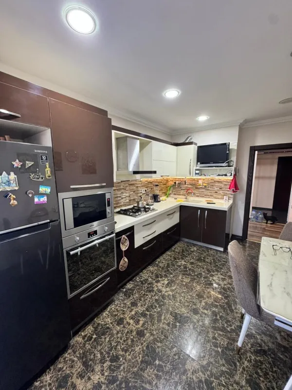 Satılır 3 otaqlı mənzil 115 m²