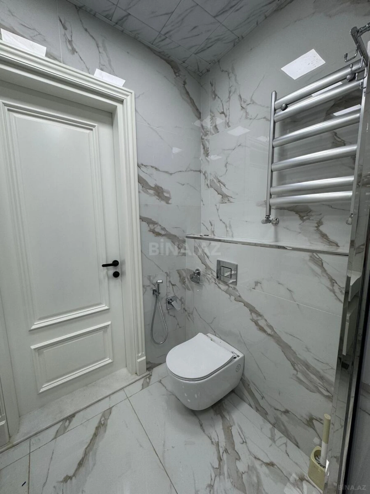 Kirayə verilir 2 otaqlı mənzil 90 m²