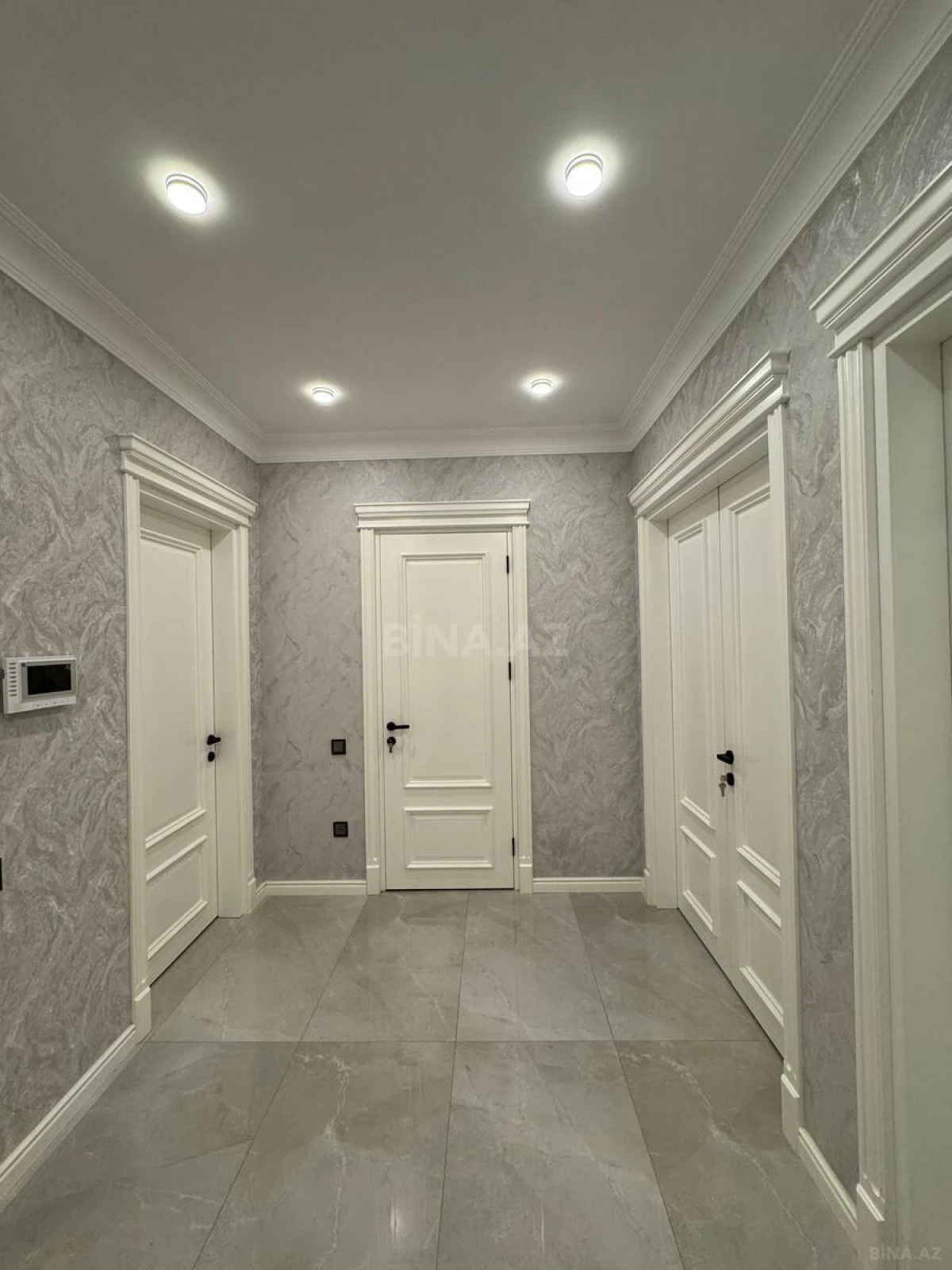 Kirayə verilir 2 otaqlı mənzil 90 m²