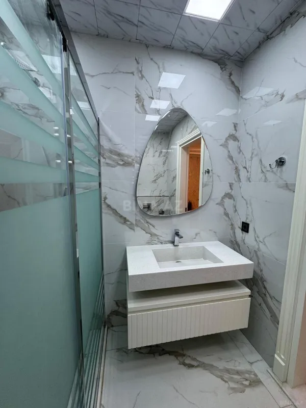 Kirayə verilir 2 otaqlı mənzil 90 m²
