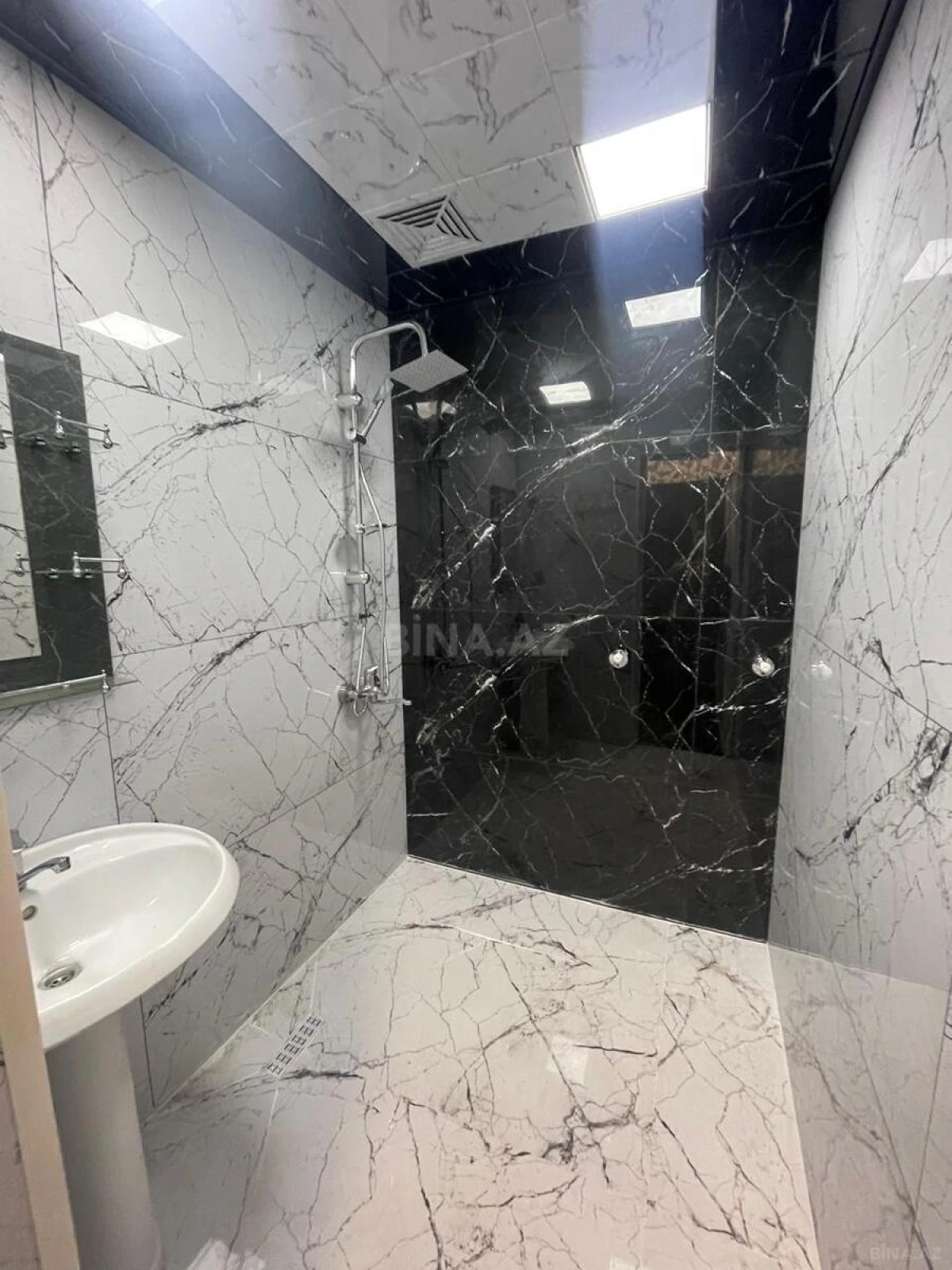 Satılır 2 otaqlı mənzil 55 m²